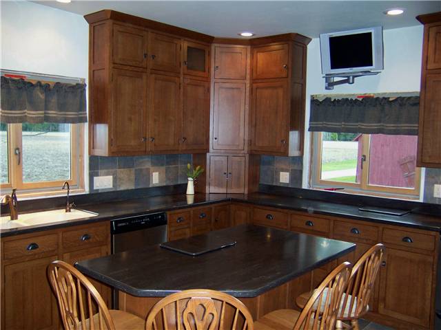 Cabinet style - Shaker inset / Door style - flat panel / slab drawer fronts